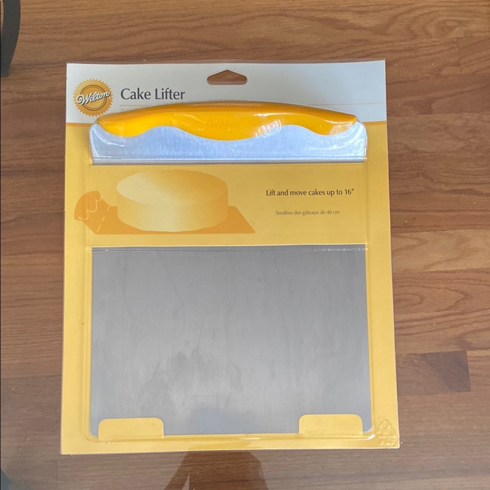 New Wilton Cake Lifter